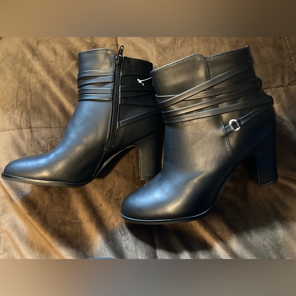 White Mountain brand, new without tags, black heeled boot, multiple sizes - Picture 13 of 13